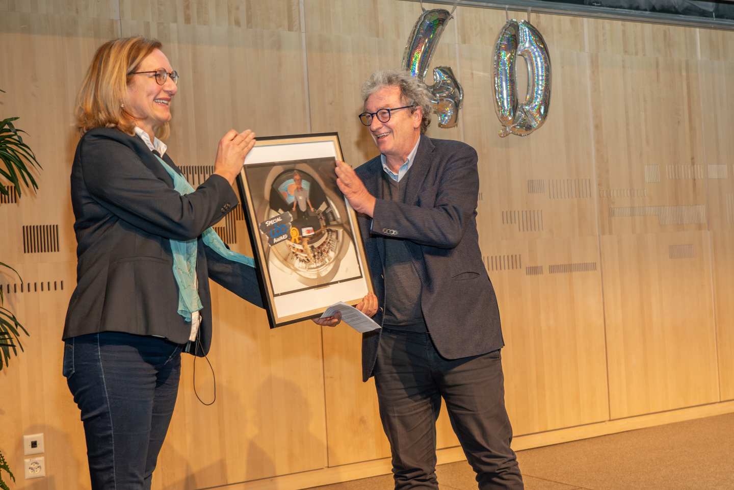 Special CAS award for Massimo Ferrario (Picture: Noemi Caraban / CERN)