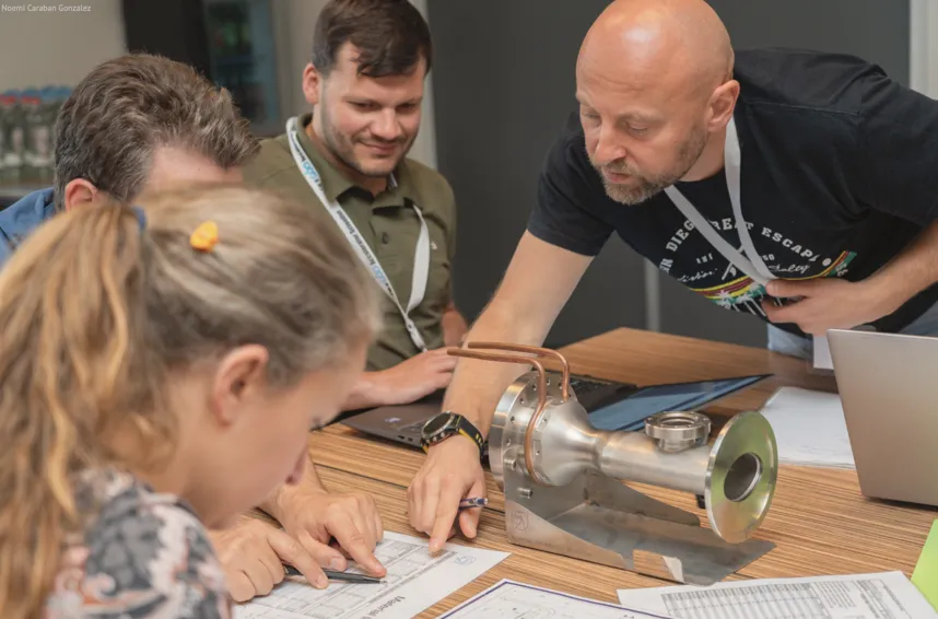 The first CAS course on Mechanical and Materials Engineering for accelerators and detectors, an all-rounded experience